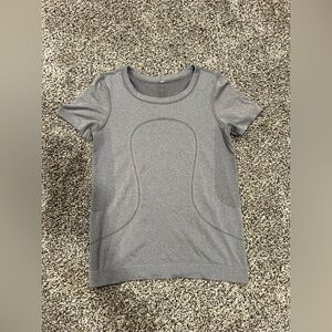 EUC Lululemon Swiftly Tech Short Sleeve Top *Relaxed* size 4